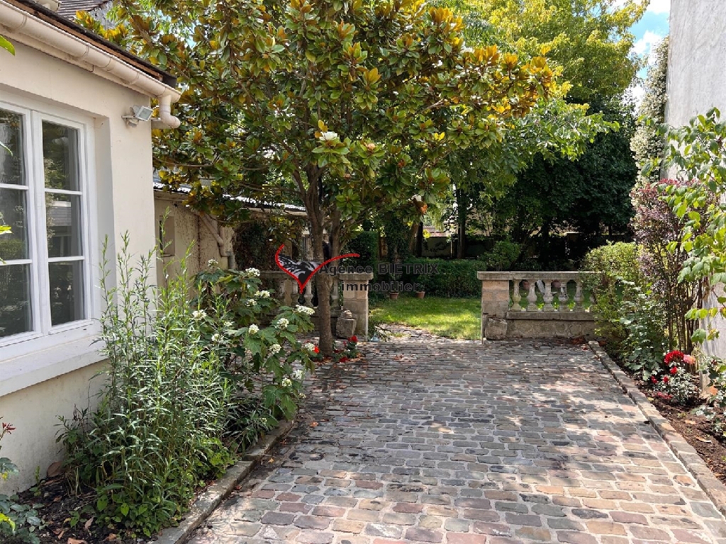 Propriété 14 pièces de 264 m² environ à lisle-adam - 5-min-centre-ville-lisle-adam au prix de 1 290 000 €