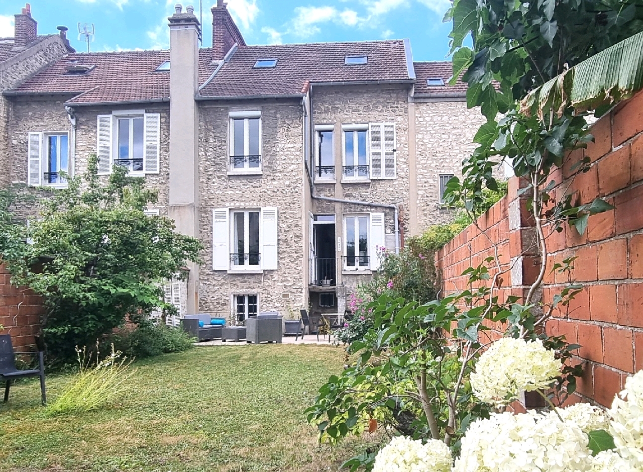 MAISON 6 pièce(s) Proche centre et gare