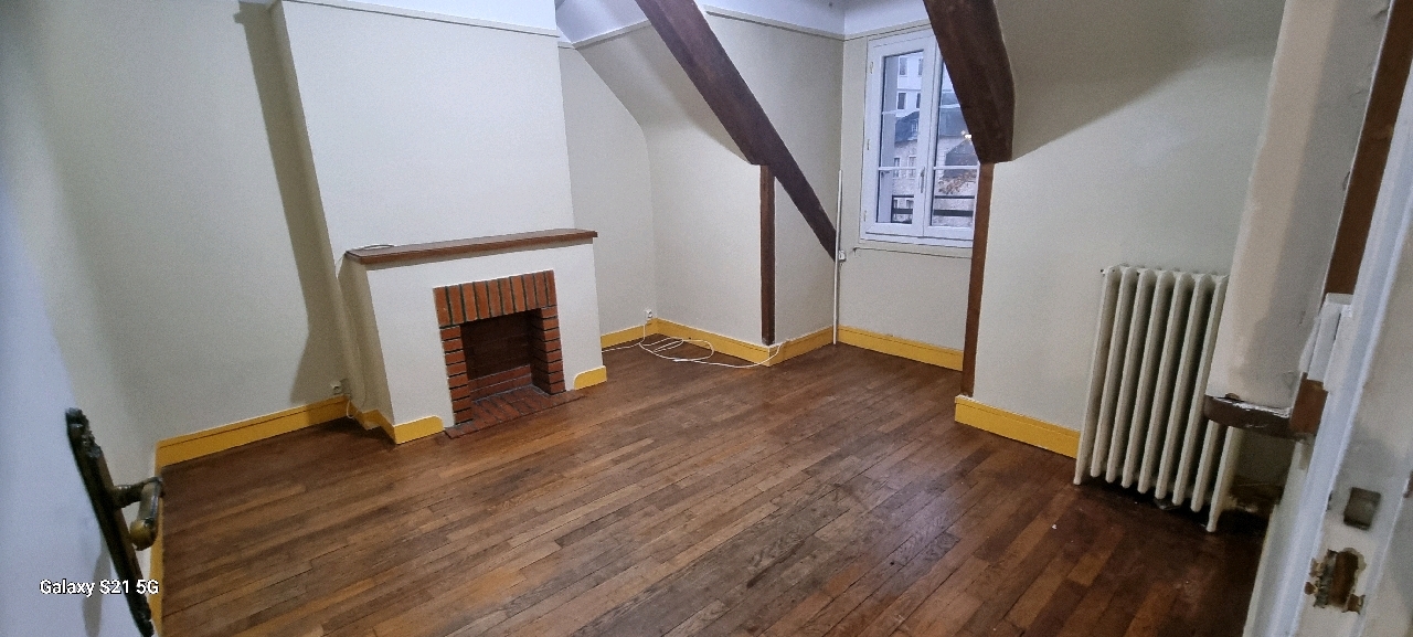 APPARTEMENT F3 3 pice(s) Centre Ville