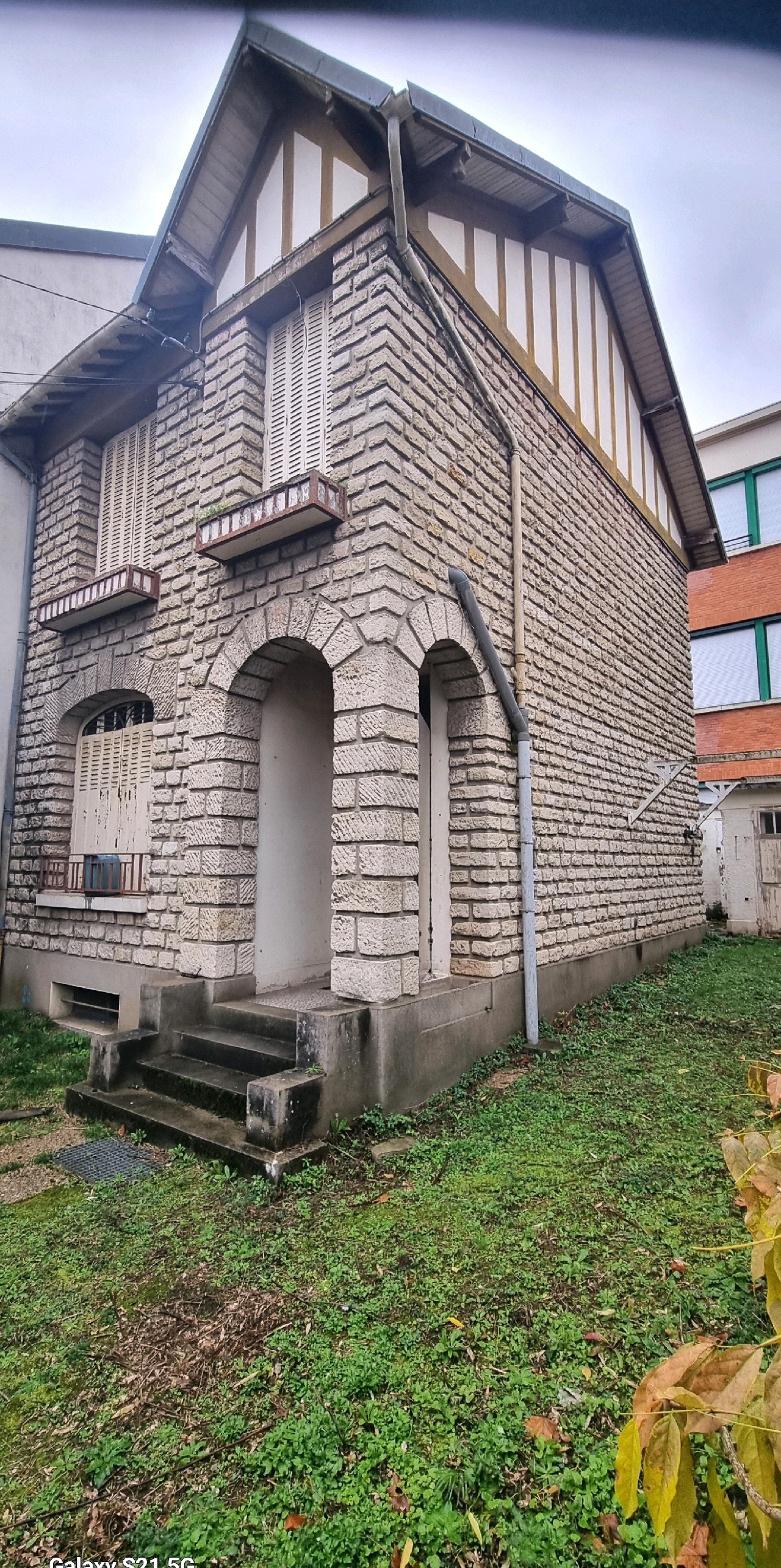 MAISON 4 pice(s) Proche centre et gare