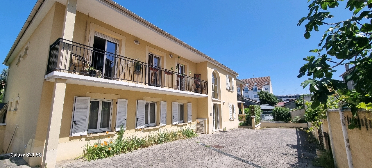 APPARTEMENT F4 5 pice(s) Proche centre et gare