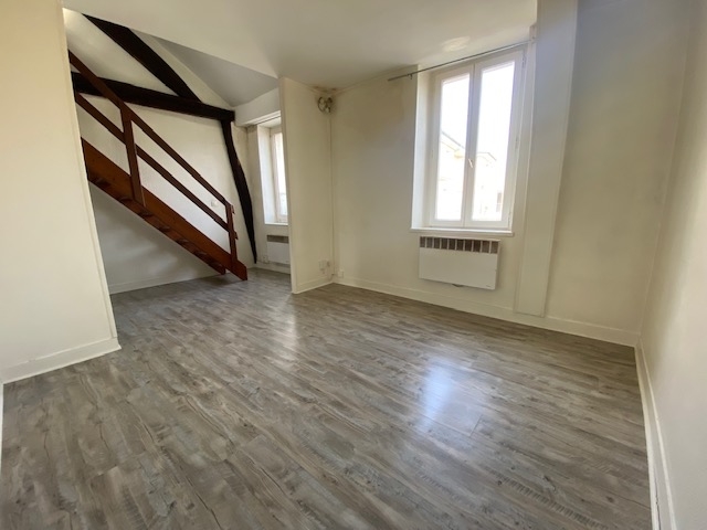 APPARTEMENT F2 2 pi�ce(s) Centre Ville