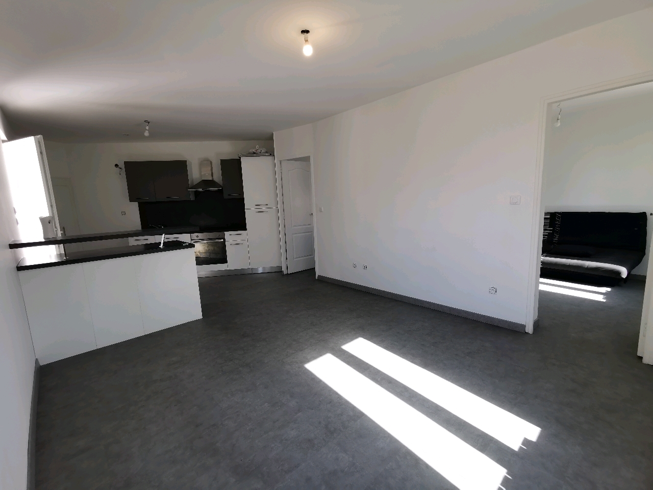 APPARTEMENT F2 2 pi�ce(s) Proche centre et gare