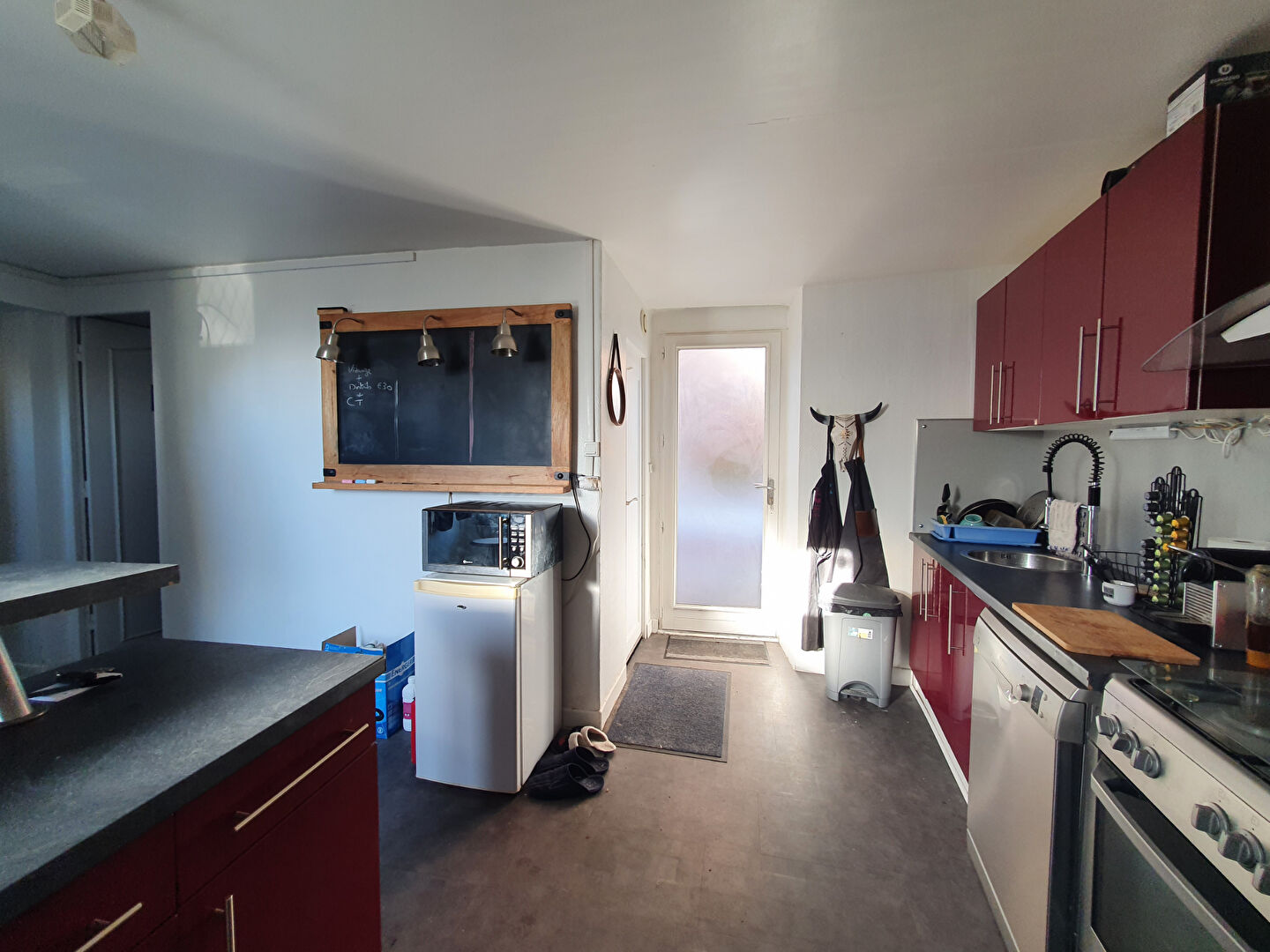 151318208-2.jpg