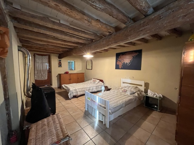 151687746-4.jpg