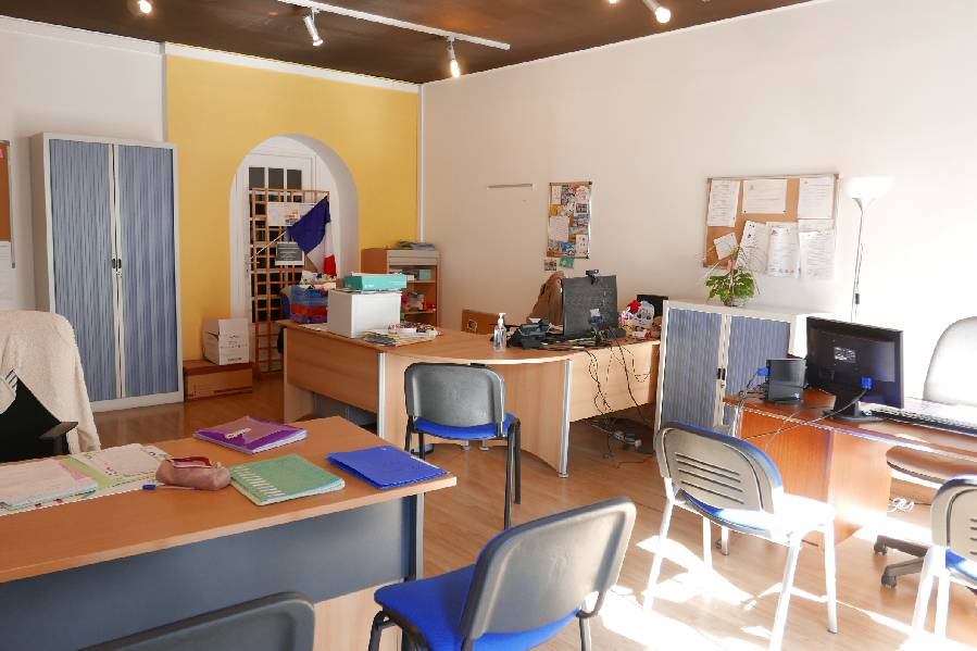 LOCAL_COMMERCIAL 3 pice(s) 