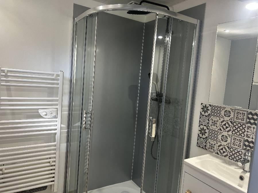 8053000-5.jpg