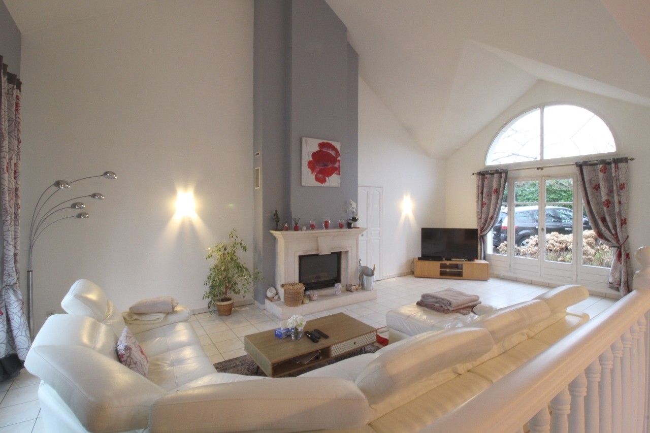 MAISON 8 pice(s) 