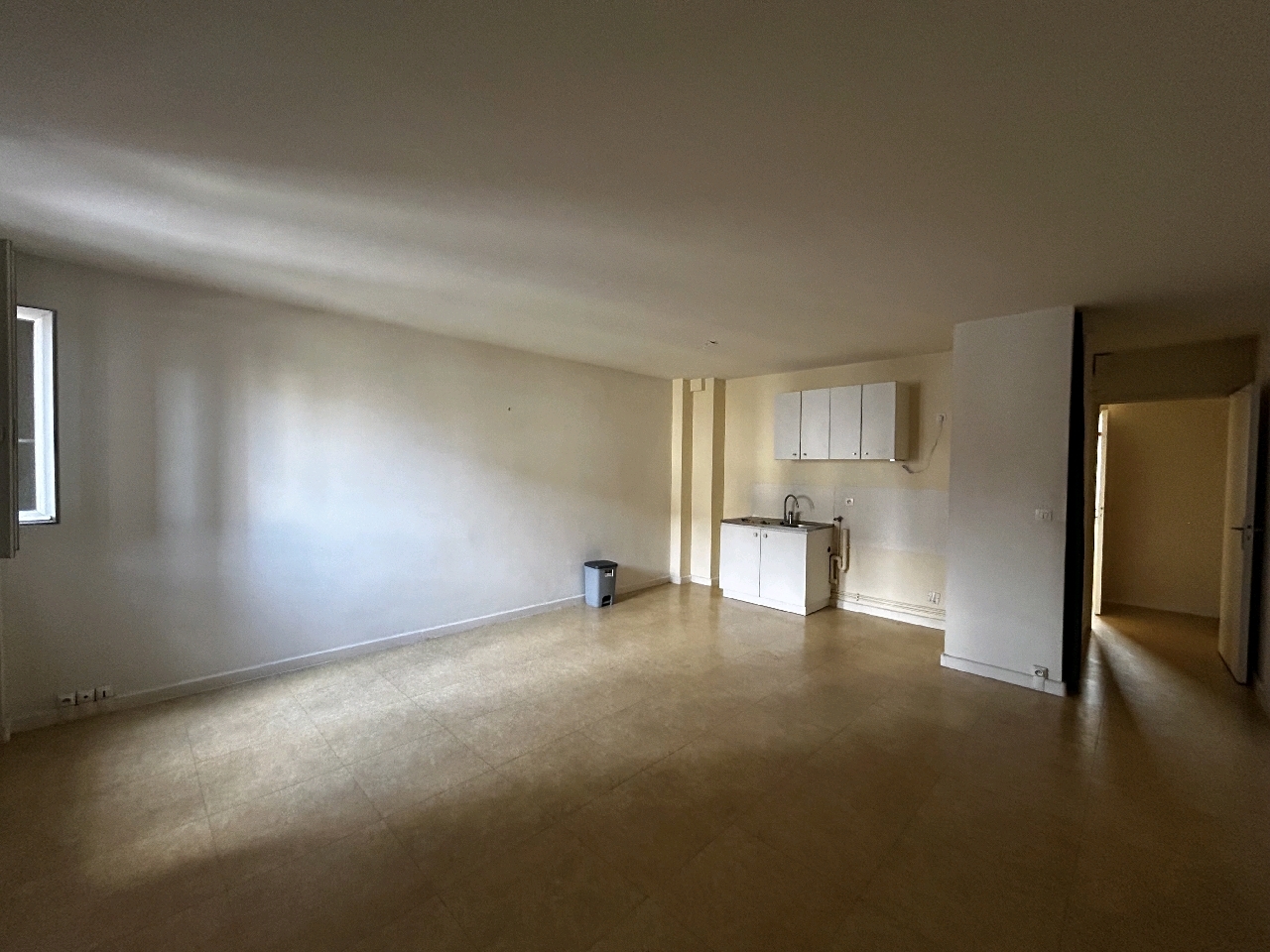 APPARTEMENT 2 pi�ce(s) CENTRE VILLE