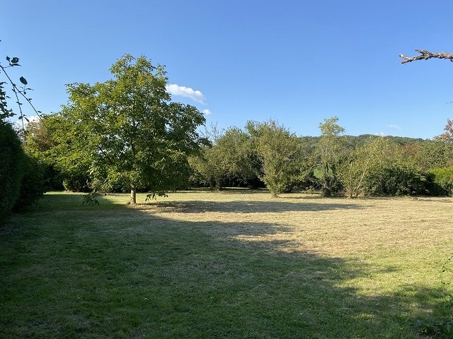 TERRAIN A BATIR 0 pice(s) SECTEUR THOUROTTE