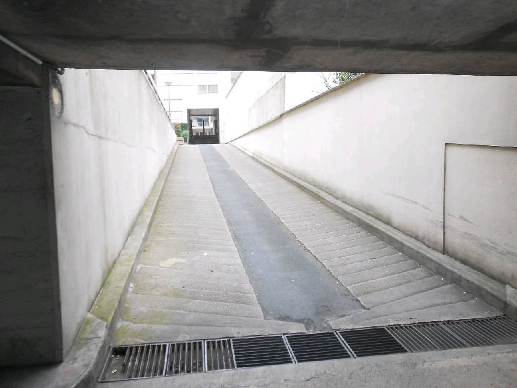 Location box PARIS<div class='hr'></div>BOX - 0 pices - 0 m<sup>2</sup>