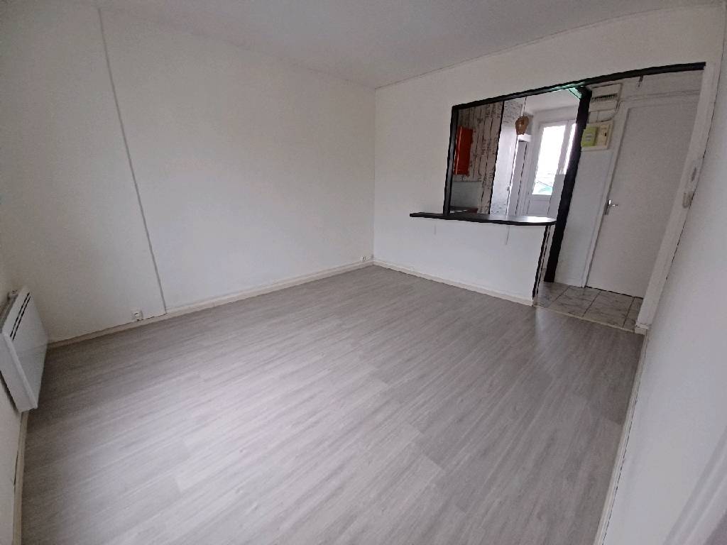 APPARTEMENT 2 pice(s) Prox. universit