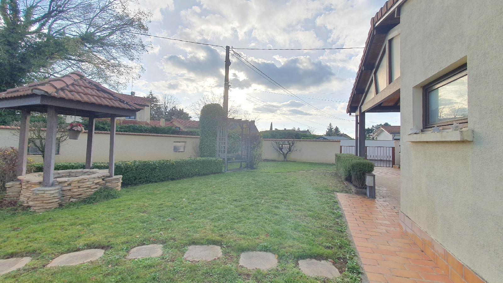 MAISON 5 pièce(s) MEYZIEU(69330)