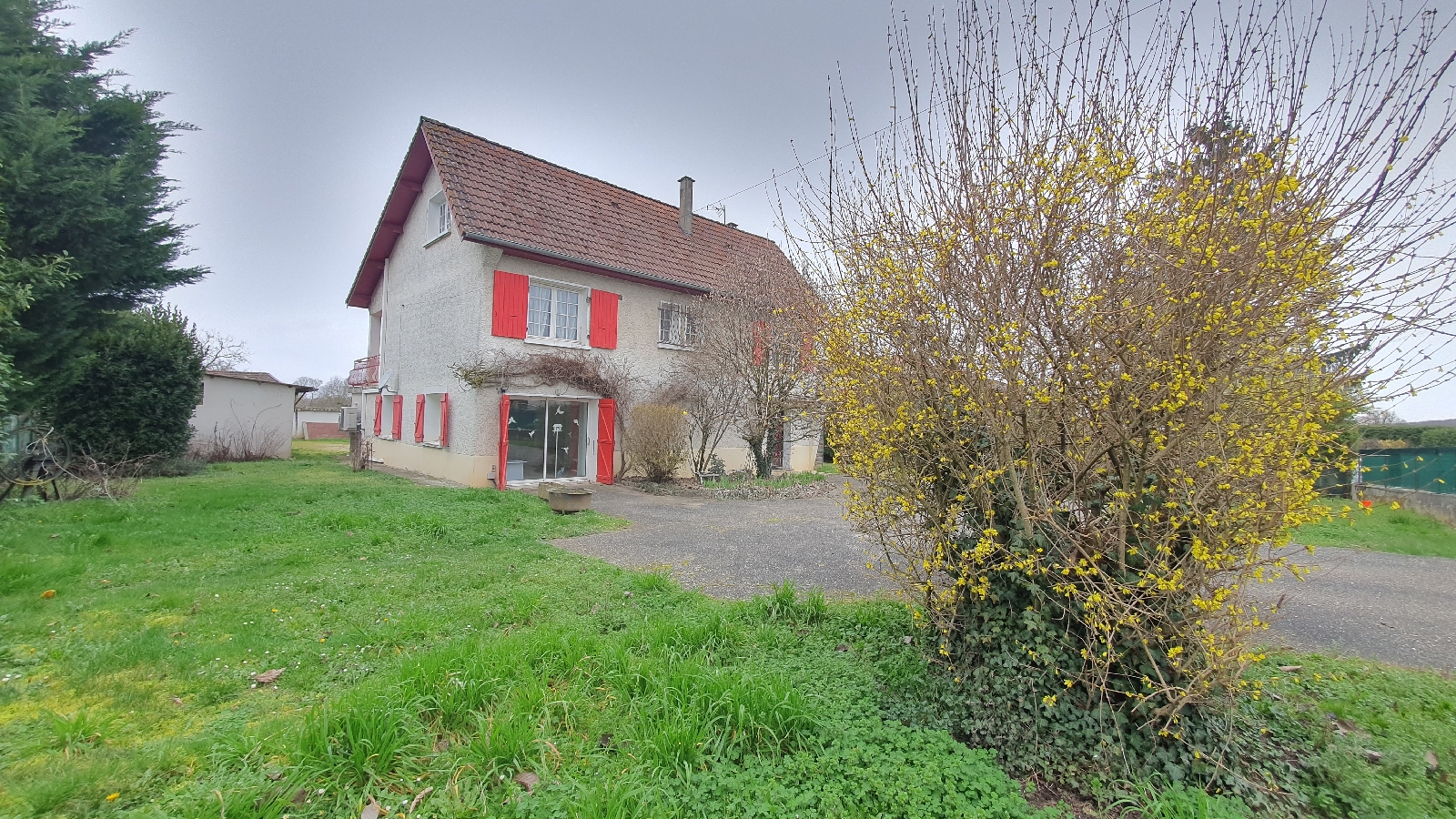 MAISON 10 pi�ce(s) JANNEYRIAS(38280)