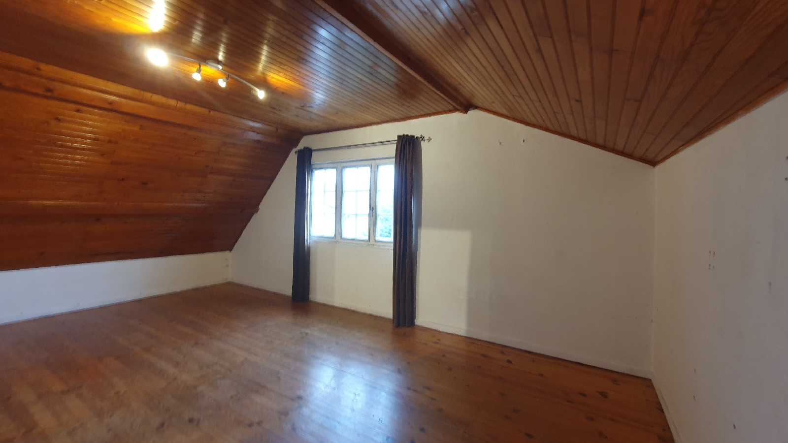 MAISON 10 pièce(s) PUSIGNAN(69330)