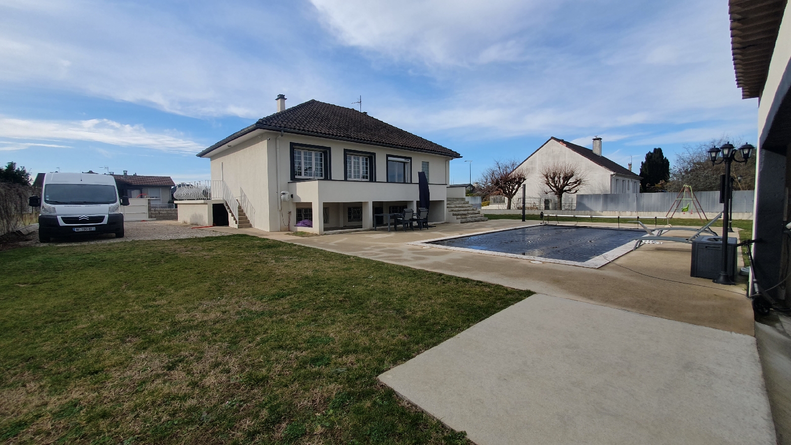 MAISON 5 pi�ce(s) PUSIGNAN(69330)