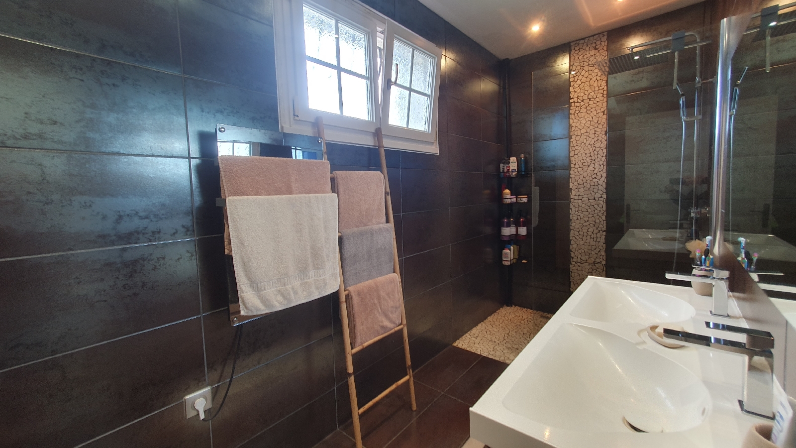 MAISON 5 pi�ce(s) PUSIGNAN(69330)