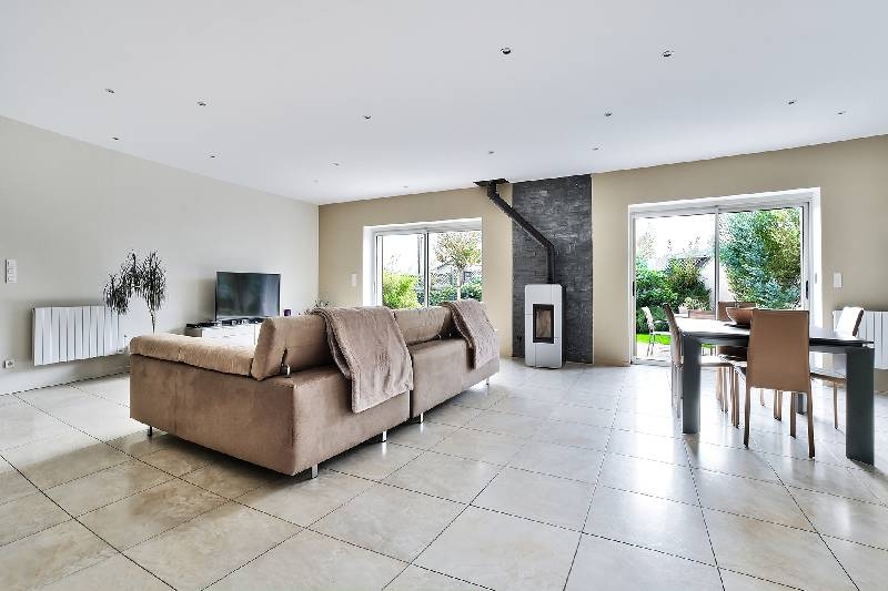 MAISON 5 pi�ce(s) MIRIBEL(01700)