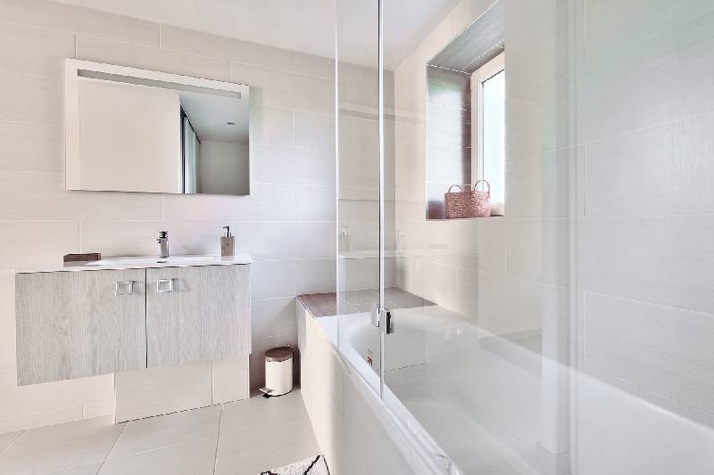 MAISON 5 pi�ce(s) MIRIBEL(01700)