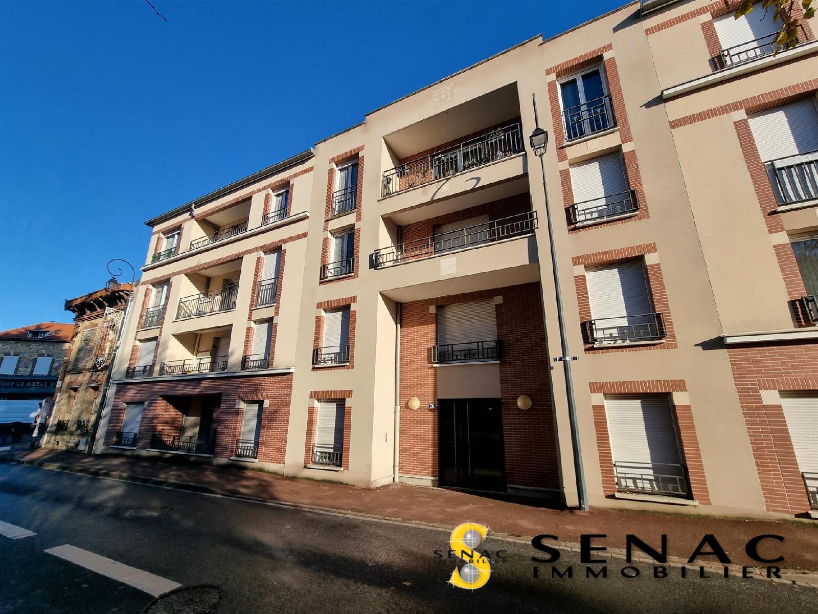 APPARTEMENT - ST LEU LA FORET