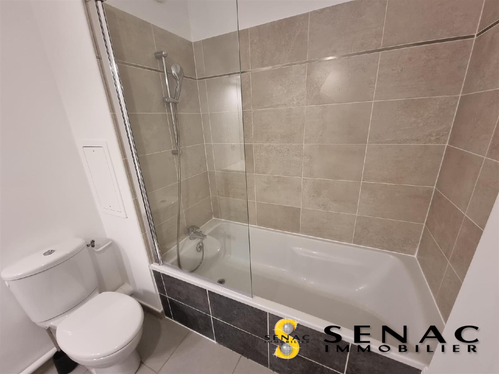 APPARTEMENT - ST LEU LA FORET