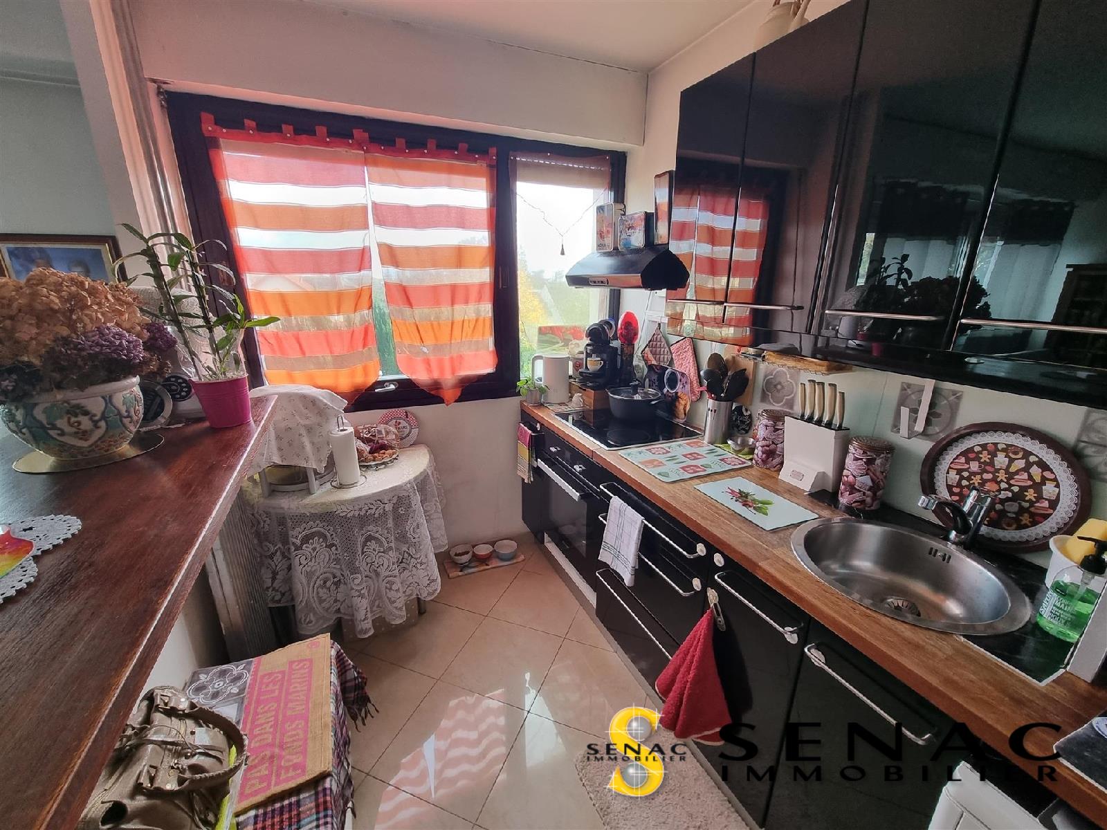 APPARTEMENT - ST LEU LA FORET