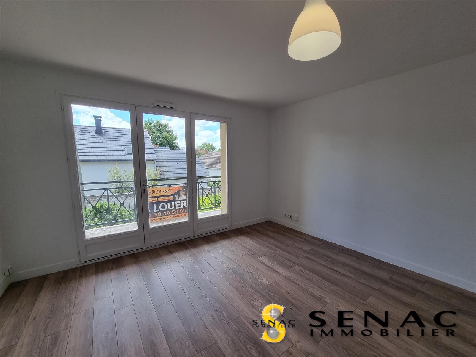 APPARTEMENT - ST LEU LA FORET