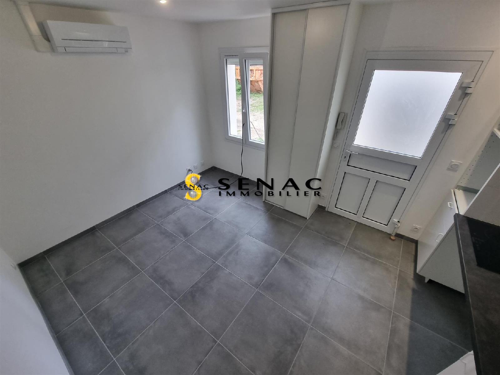 LOCAL COMMERCIAL - ST LEU LA FORET