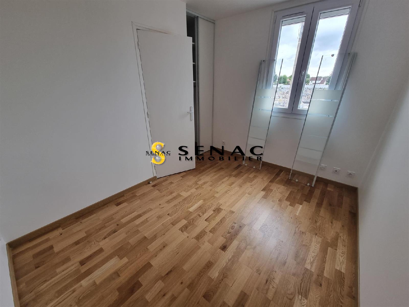 LOCAL COMMERCIAL - ST LEU LA FORET