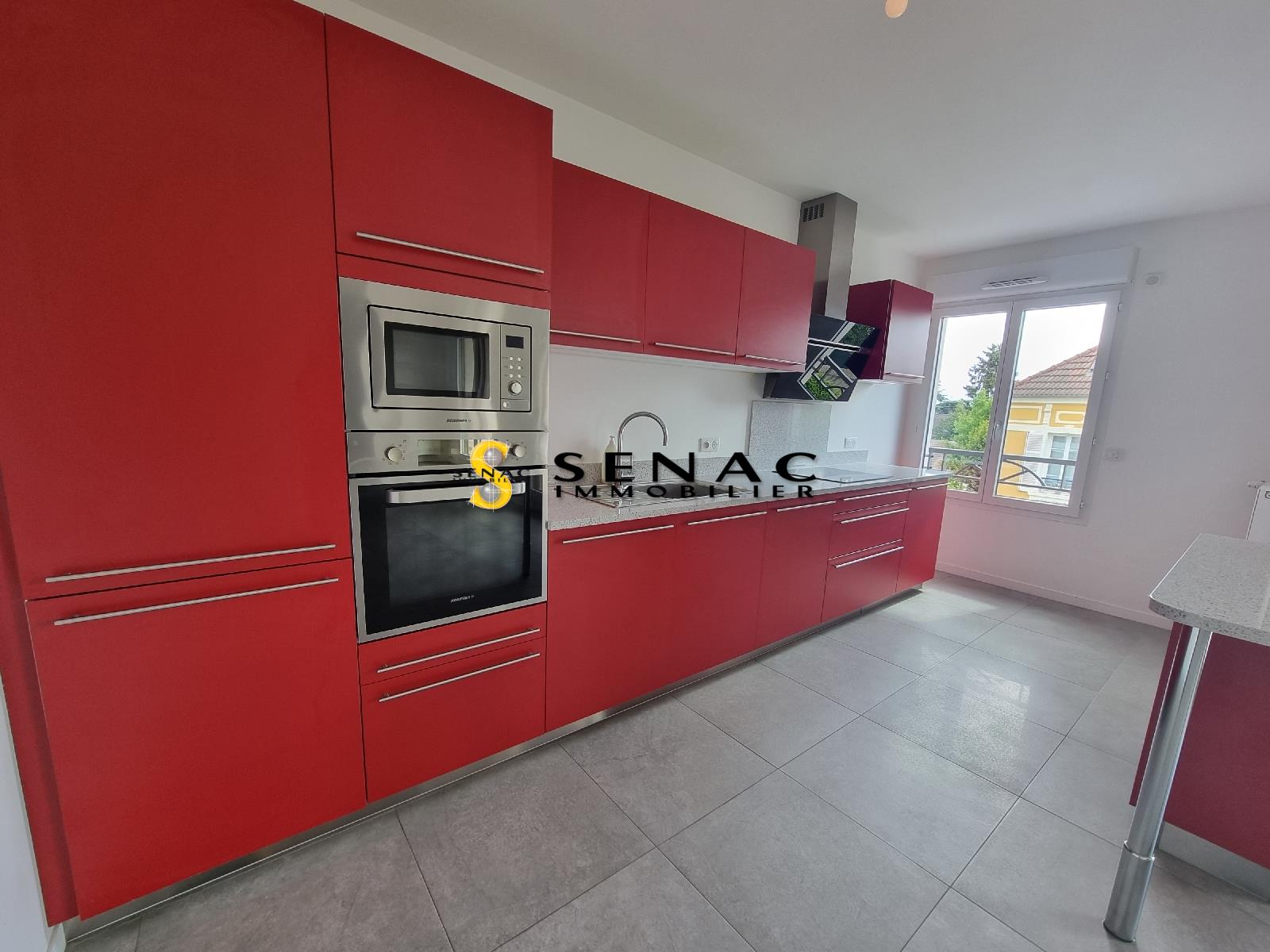 APPARTEMENT - ST LEU LA FORET