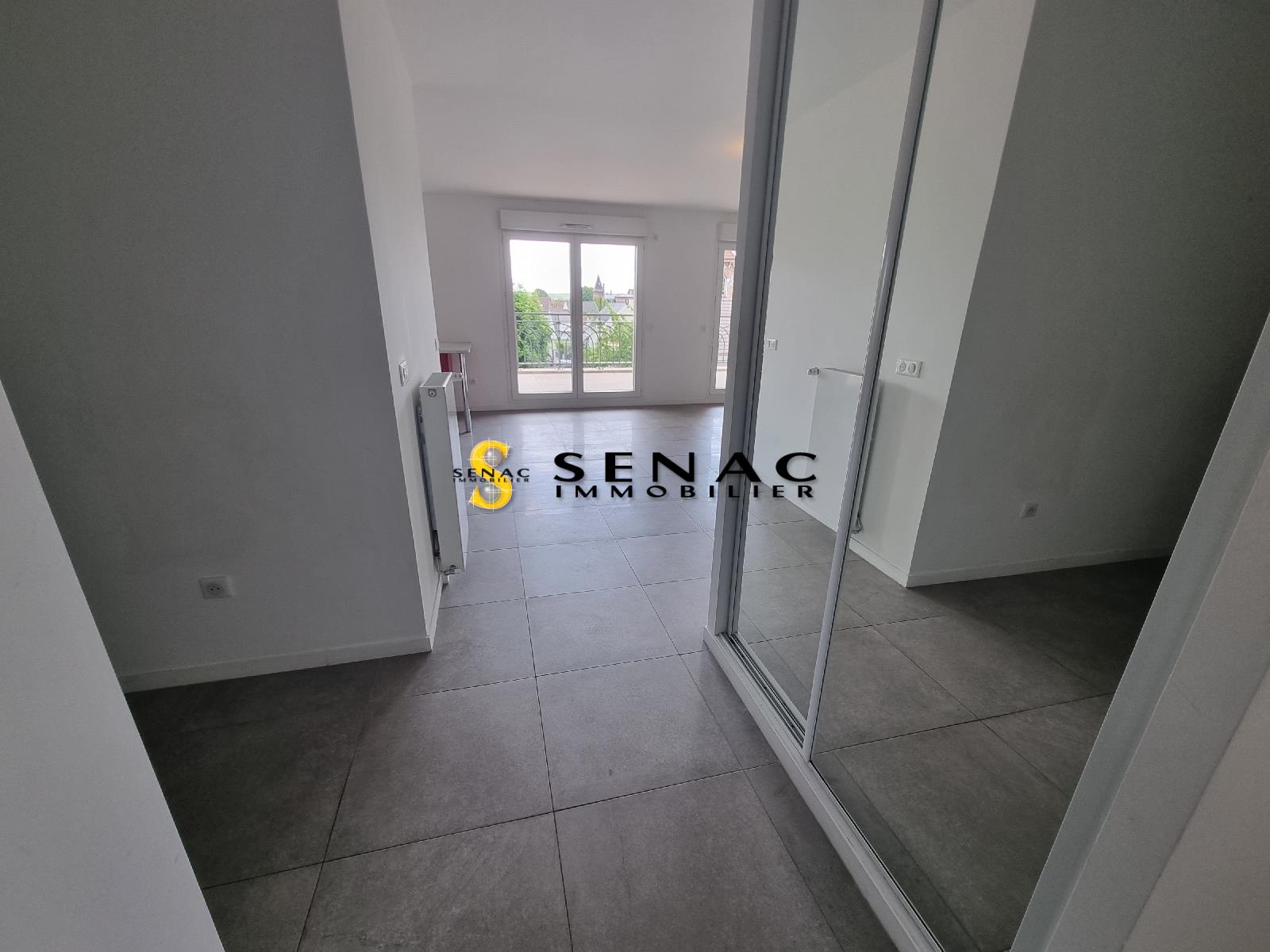 APPARTEMENT - ST LEU LA FORET