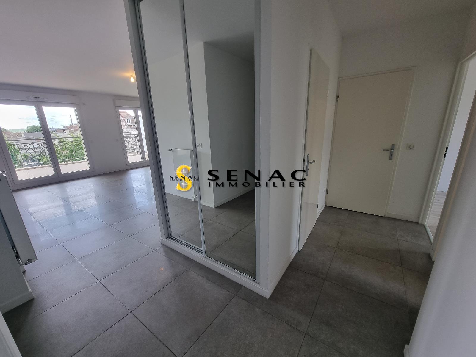 APPARTEMENT - ST LEU LA FORET