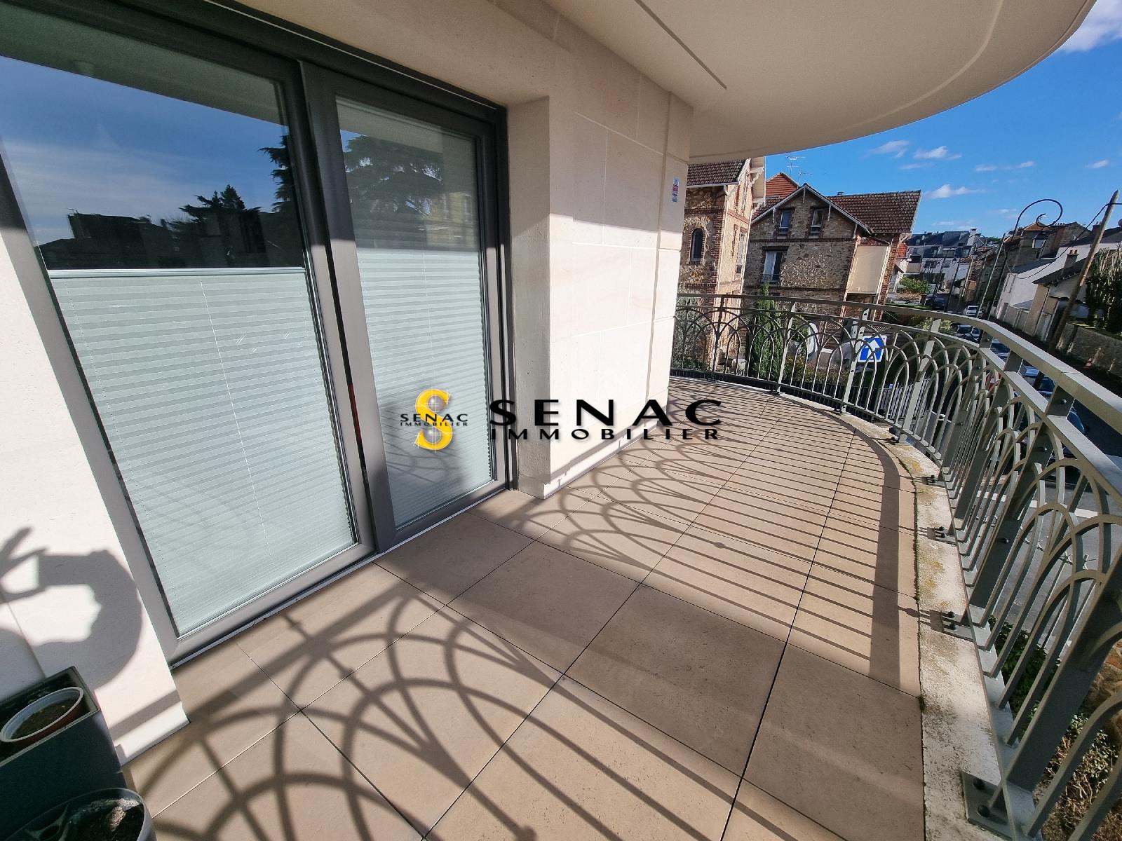 APPARTEMENT - ST LEU LA FORET