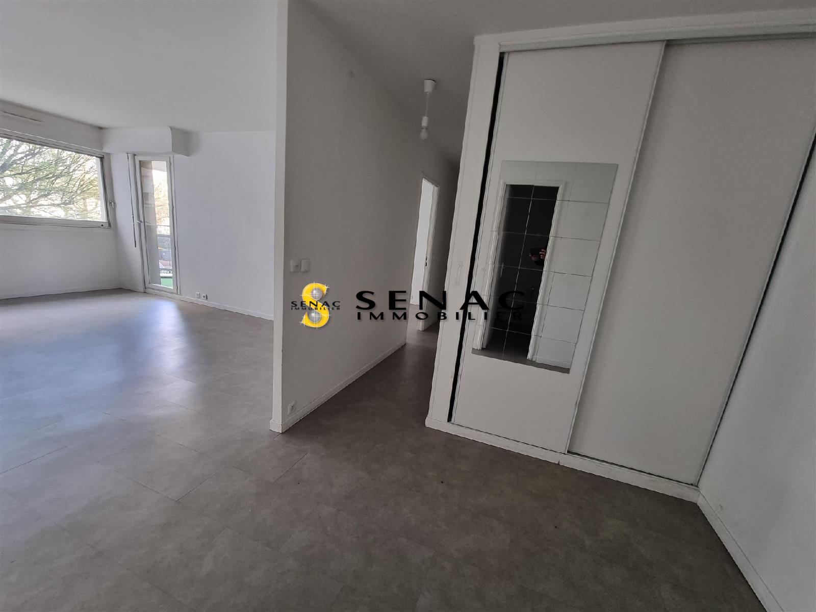 APPARTEMENT - ST LEU LA FORET