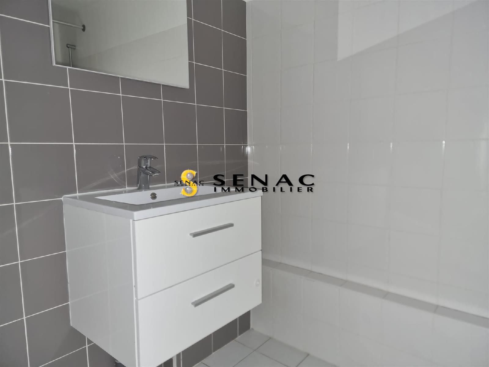 APPARTEMENT - ST LEU LA FORET