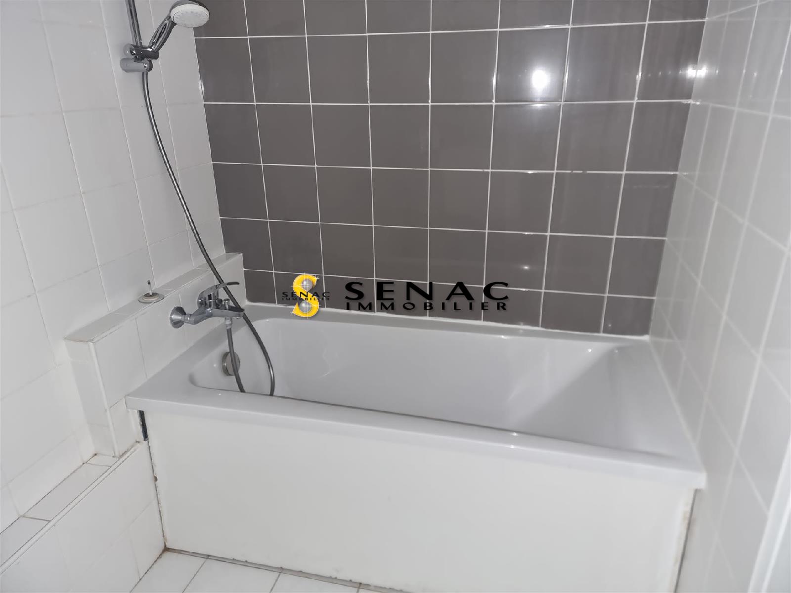 APPARTEMENT - ST LEU LA FORET