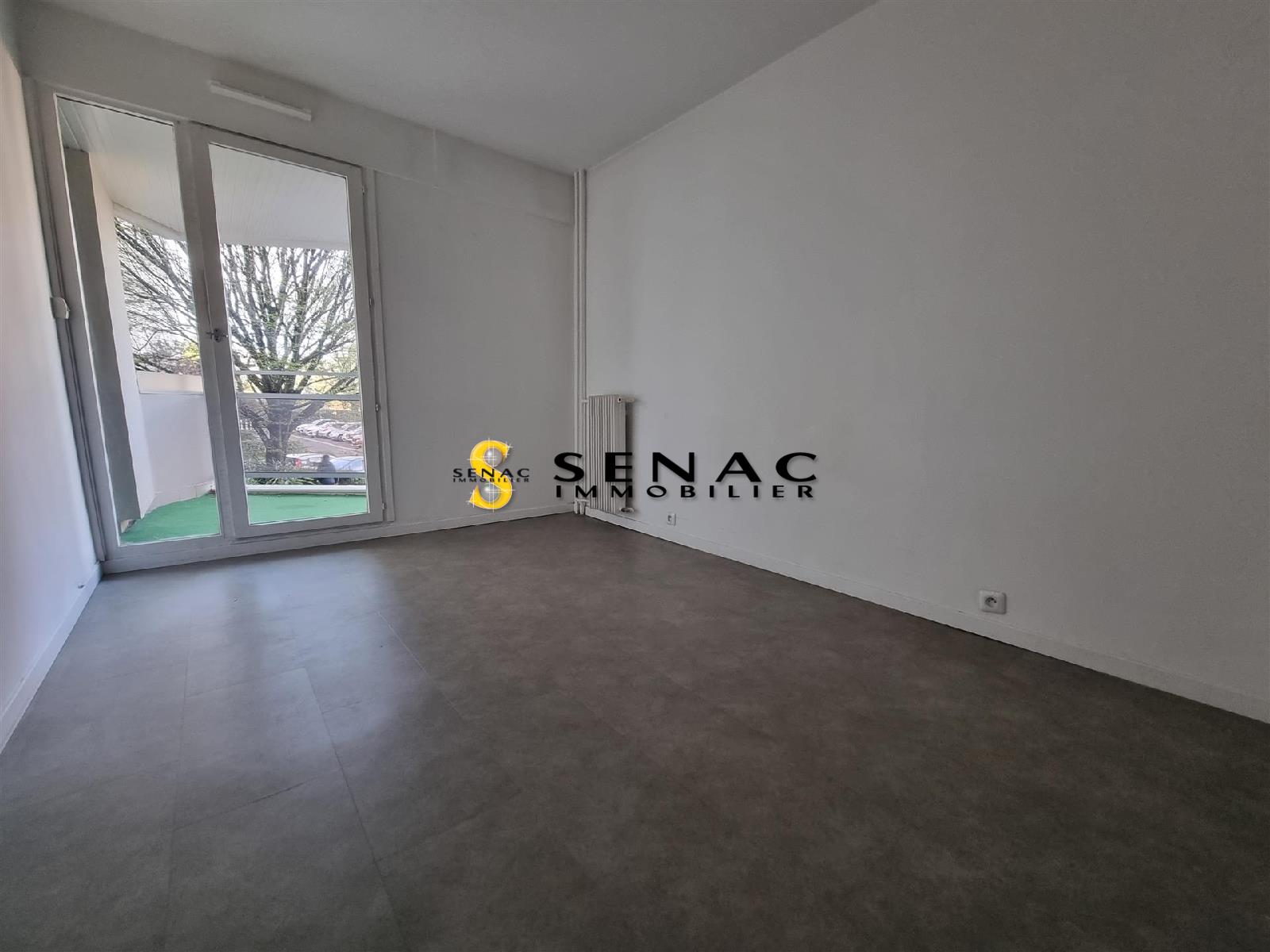 APPARTEMENT - ST LEU LA FORET