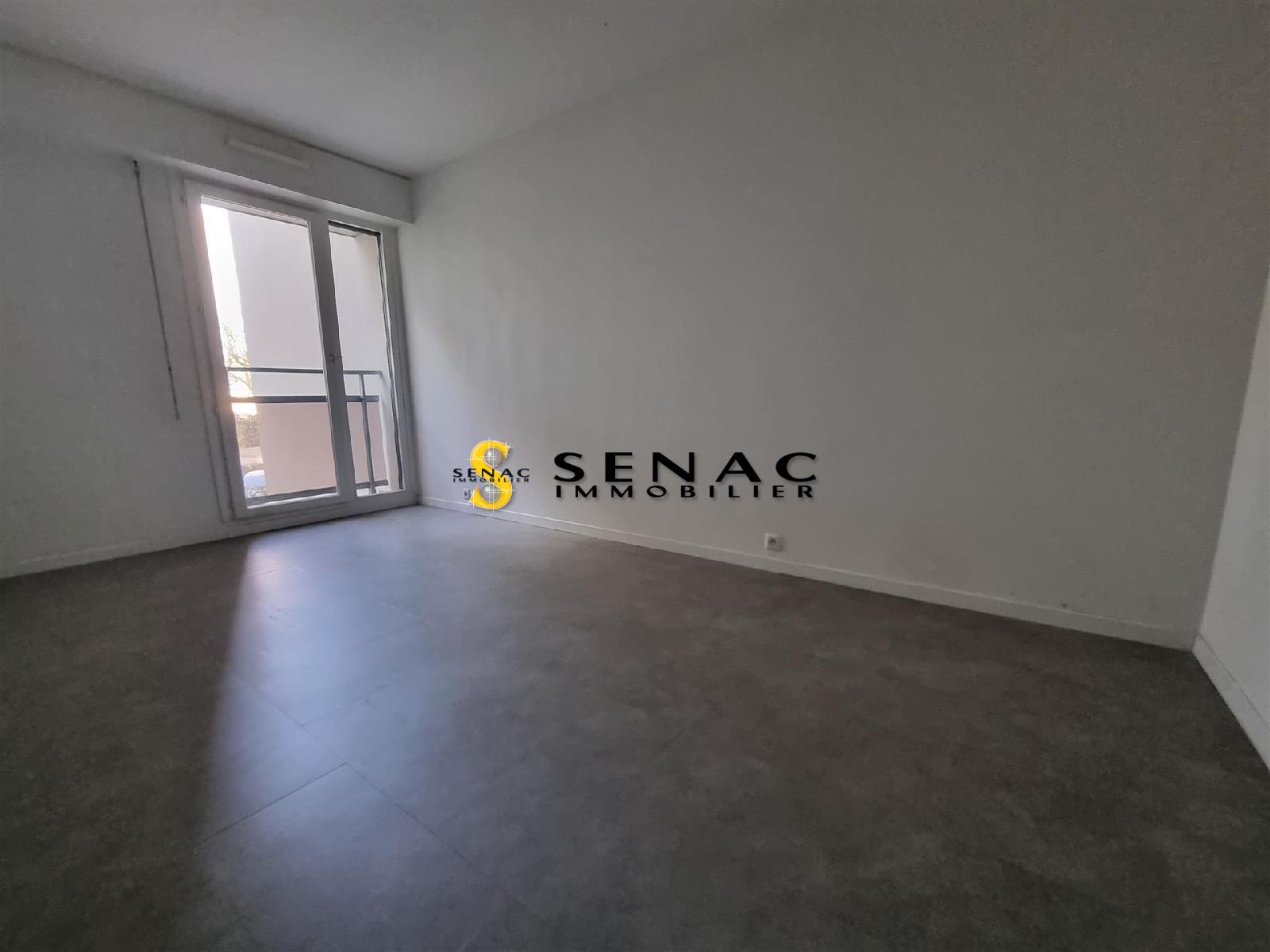 APPARTEMENT - ST LEU LA FORET