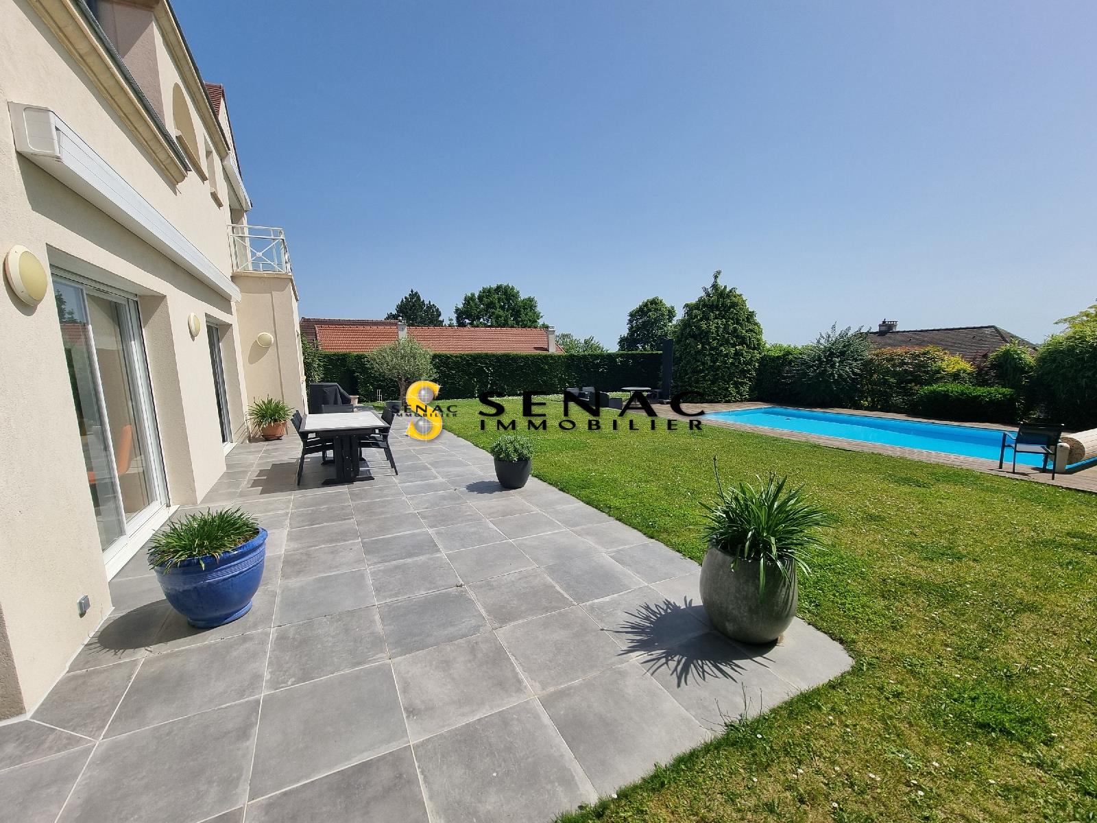 MAISON - ST LEU LA FORET