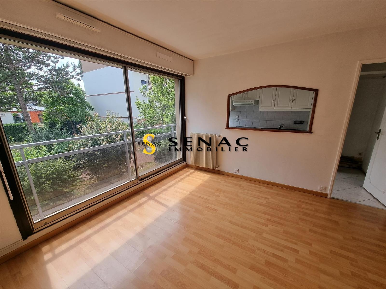 APPARTEMENT - ST LEU LA FORET