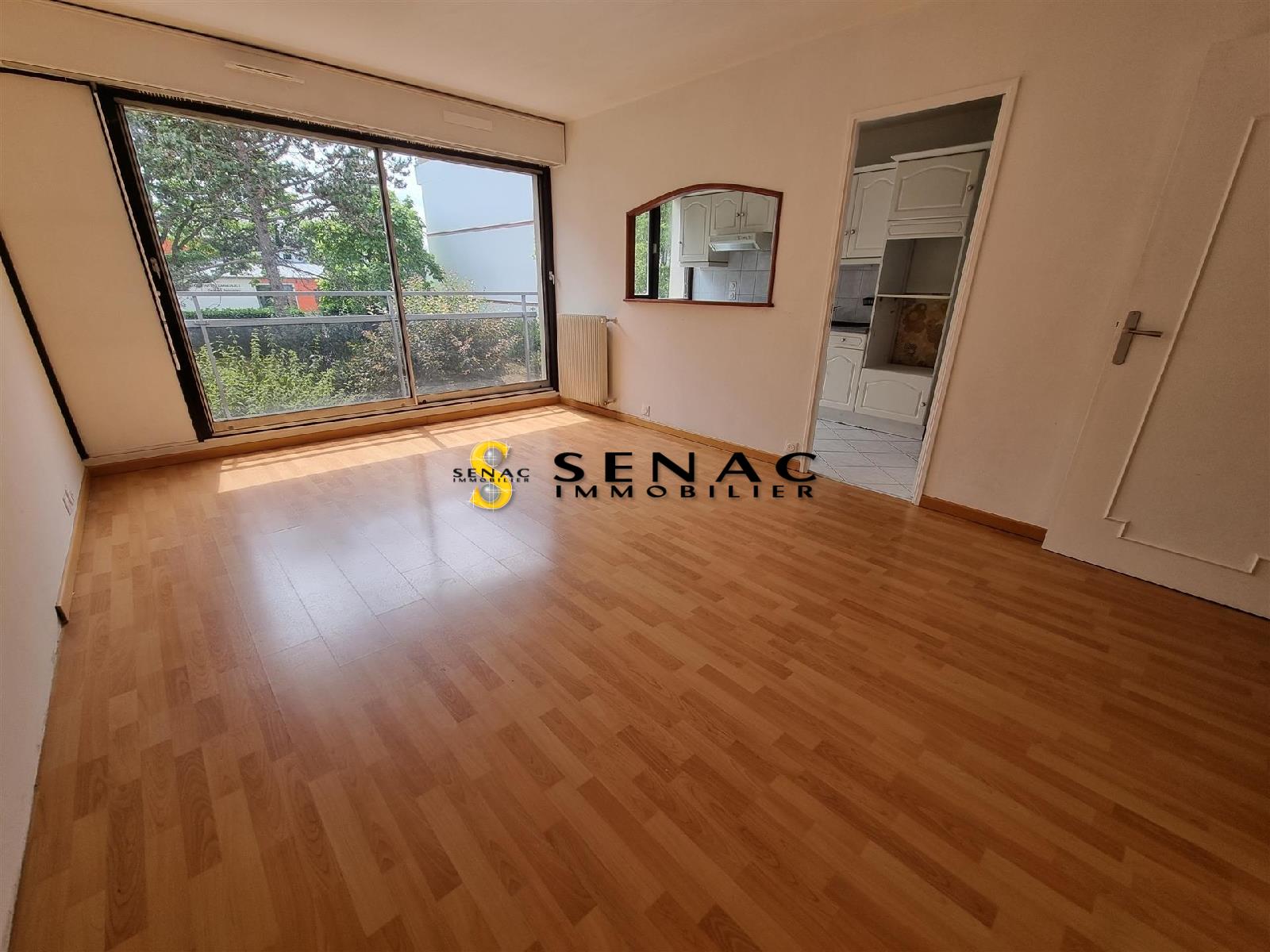 APPARTEMENT - ST LEU LA FORET