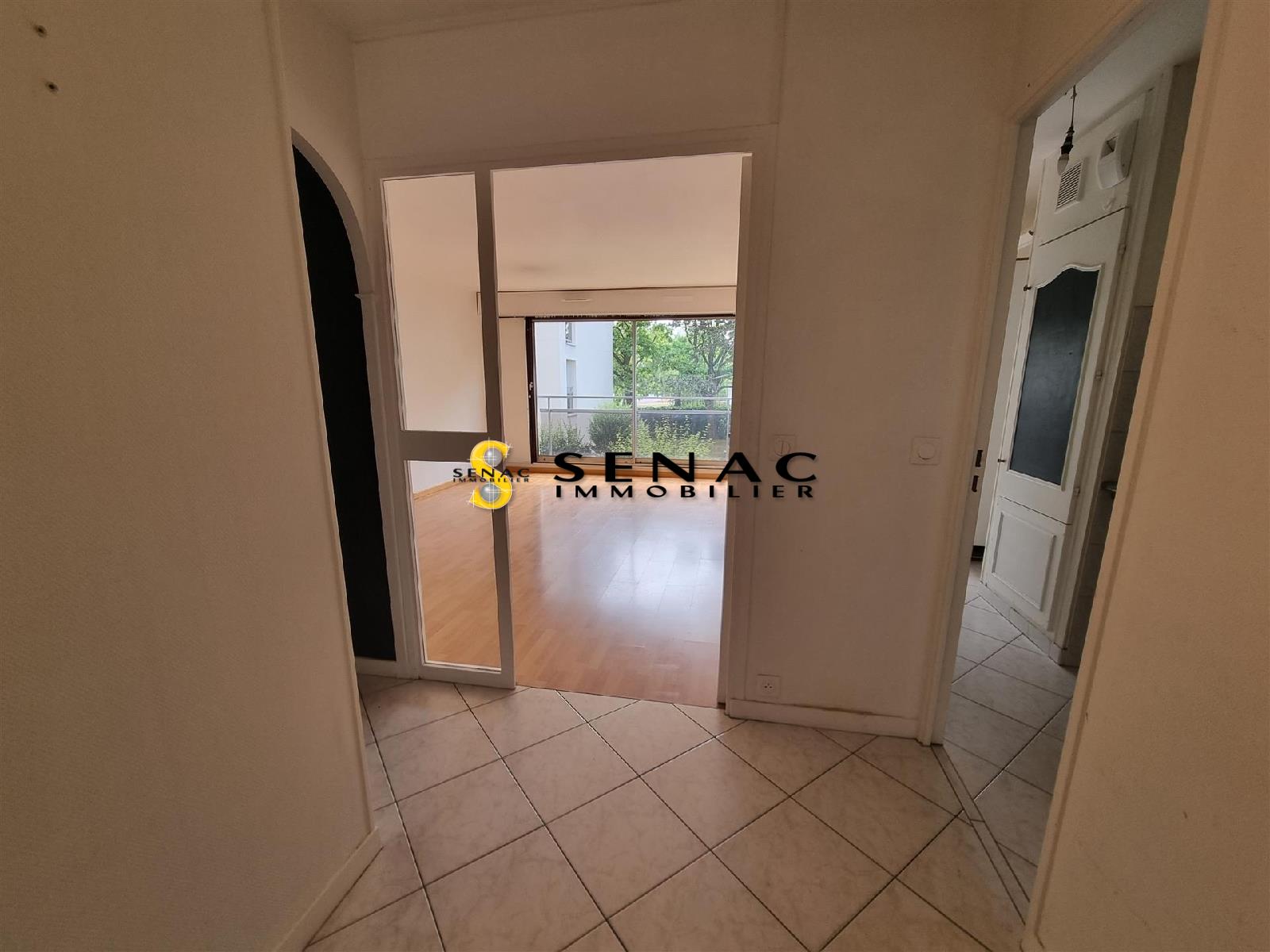 APPARTEMENT - ST LEU LA FORET