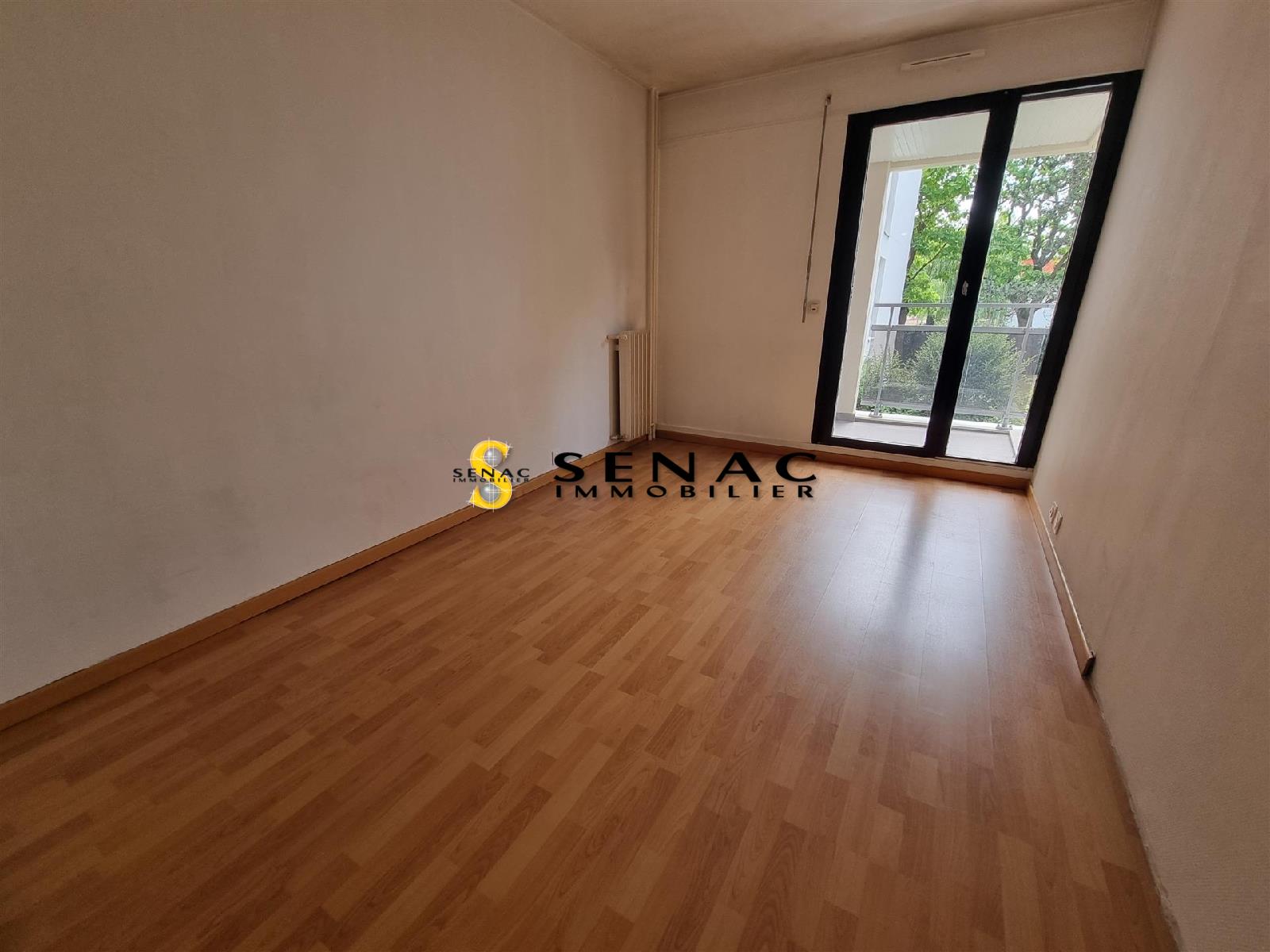 APPARTEMENT - ST LEU LA FORET