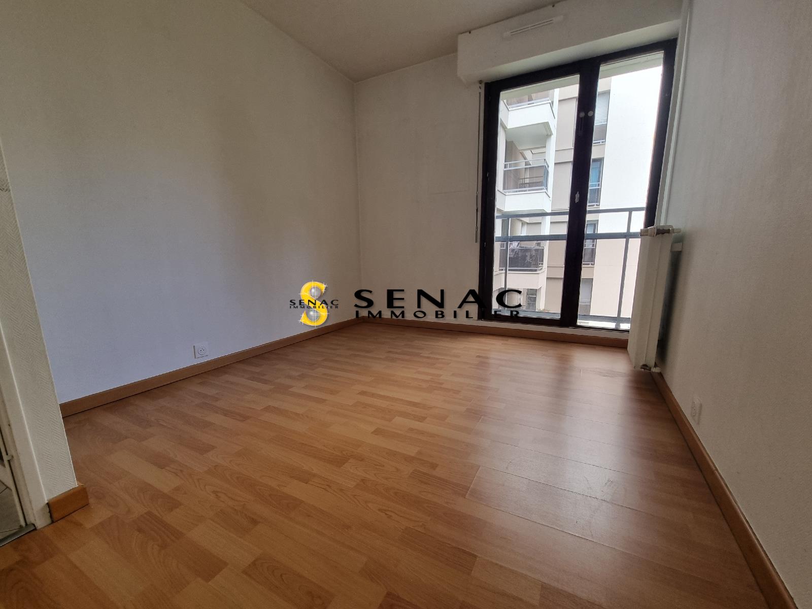 APPARTEMENT - ST LEU LA FORET